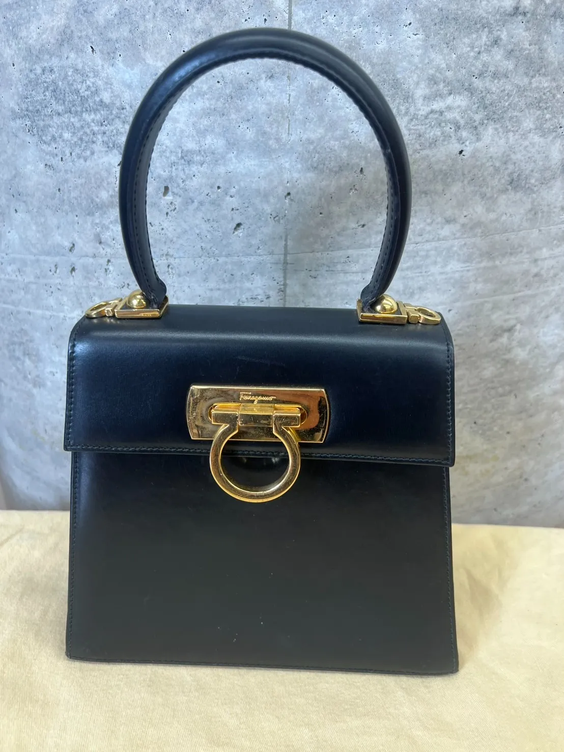 フェラガモ ガンチーニハンドバックお買取り